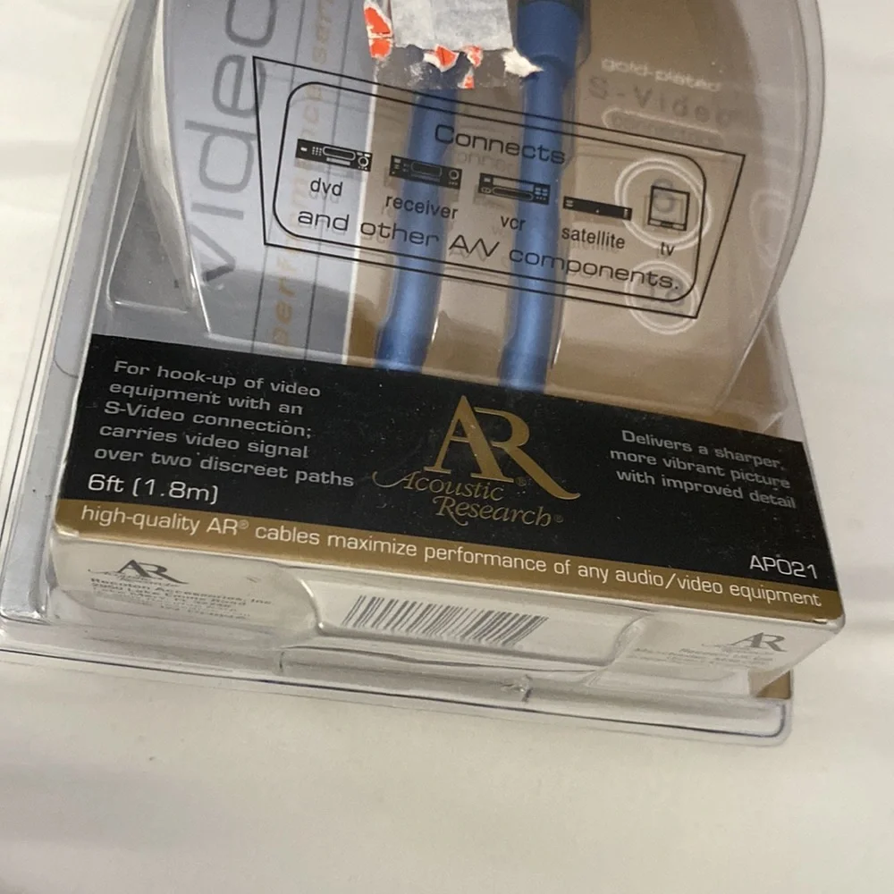 6 foot S- video cable for hook up of video equipment with an s- Video connection